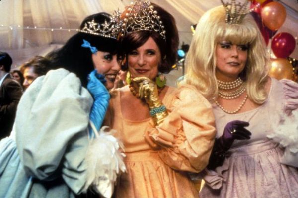 shelley duvall in casper meets wendy casper meets wendy 1998 sean mcnamara synopsis shelley duvall in casper meets wendy casper meets wendy 1998 sean mcnamara synopsis