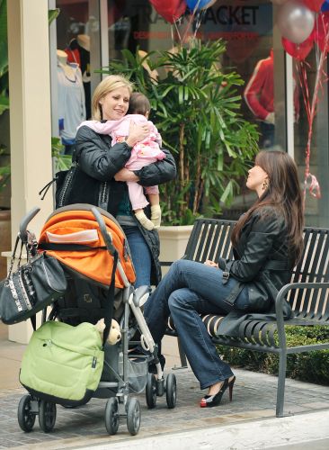 Julie Bowen | Biography, Movie Highlights and Photos ...