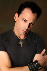 Tony Phipps/CMT