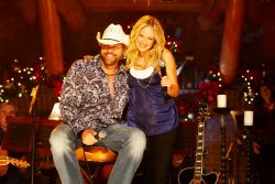 Jeremy Cowart/CMT