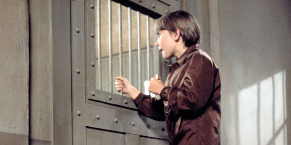 Escape to Witch Mountain (1975)