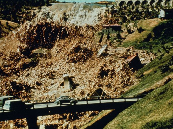 Earthquake (1974) 