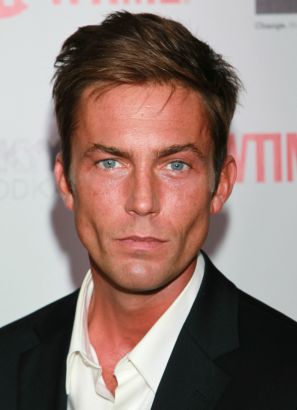 Desmond Harrington