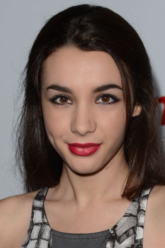 Hannah Marks nude 697