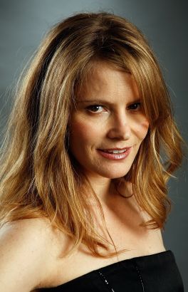 Jennifer Jason Leigh