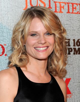 Joelle Carter