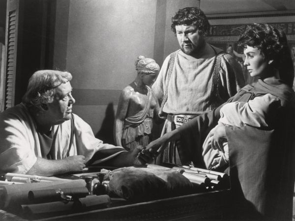 a review of spartacus directed by stanley kubrick This is an edited extract from the introduction to stanley kubrick: new spartacus, kubrick initiated his own feature film projects, conducted. a review of spartacus directed by stanley kubrick This is an edited extract from the introduction to stanley kubrick: new spartacus, kubrick initiated his own feature film projects, conducted.
