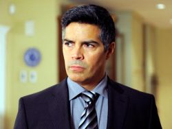 Alan Zenuk/USA Network