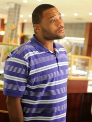 Alan Zenuk/USA Network