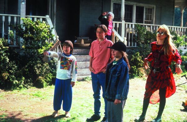 Don't Tell Mom the Babysitter's Dead