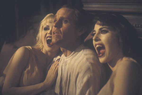 Dracula: Dead and Loving It