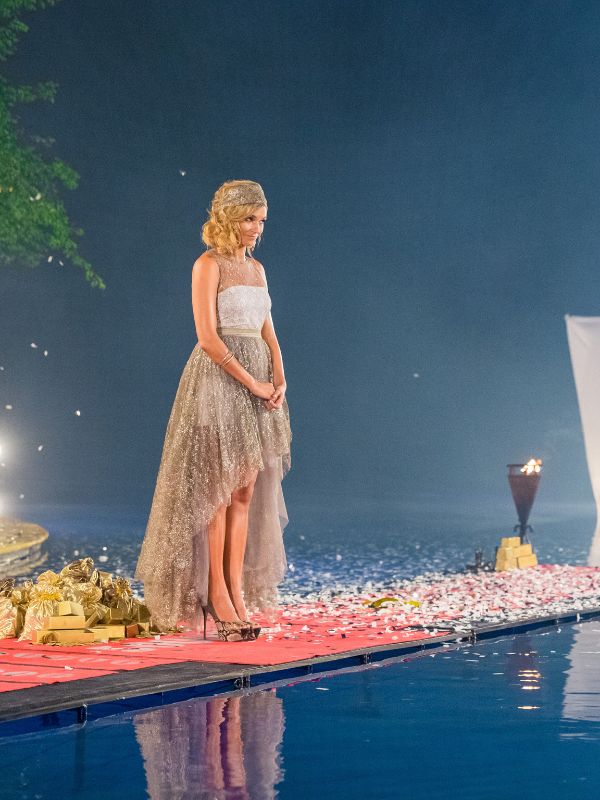 Paradise Hotel [TV Series] (2003) - | Synopsis, Characteristics, Moods