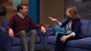 Comedy Bang! Bang! : Jenna Fischer Wears a Floral Blouse and Black Heels