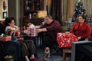 Mike & Molly : First Christmas