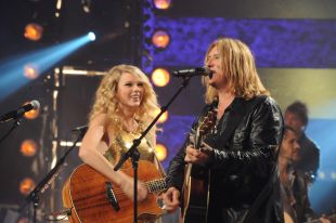 Crossroads : Def Leppard and Taylor Swift