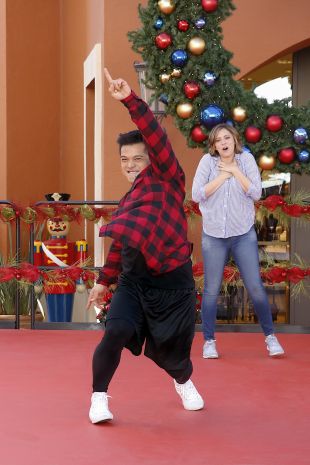 Crazy Ex Girlfriend My Mom Greg S Mom And Josh S Sweet Dance Moves 15 Steven Tsuchida Steven K Tsuchida Cast And Crew Allmovie
