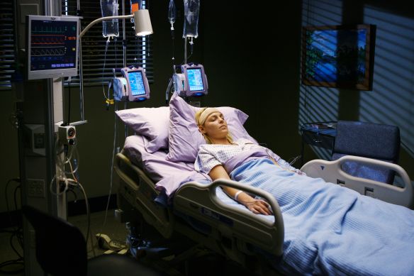 Grey's Anatomy : Elevator Love Letter (2009) - Ed Ornelas ...