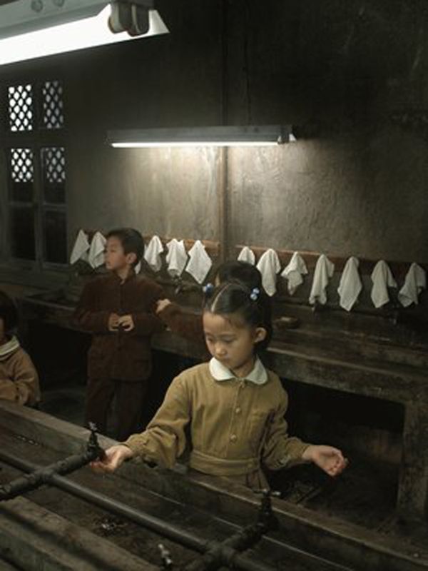 Little Red Flowers (2005) Zhang Yuan Synopsis, Characteristics