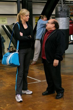 It S Always Sunny In Philadelphia Hundred Dollar Baby 2006 Dan Attias Synopsis Characteristics Moods Themes And Related Allmovie