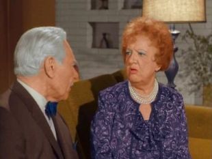 Bewitched : Aunt Clara's Old Flame