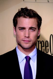 Dustin Milligan | Biography, Movie Highlights and Photos | AllMovie