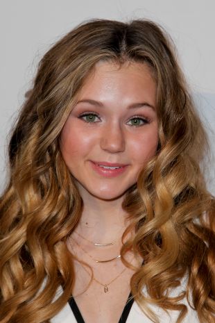 Brec Bassinger 