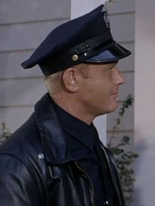 Adam-12 : Log 122: Christmas – The Yellow Dump Truck