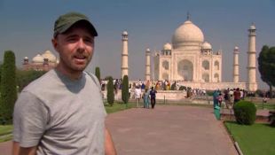 An Idiot Abroad : The Taj Mahal - World's Biggest Guilt Trip