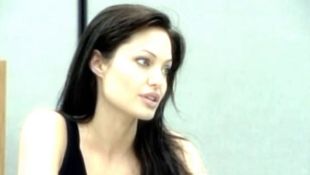 OHM:TV Stars and Celebrities : Angelina Jolie: Skin Deep