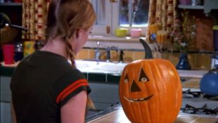 Sabrina, the Teenage Witch : Halloween Scene