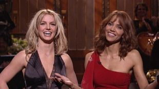 Saturday Night Live : Halle Berry; Britney Spears