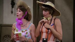 Laverne & Shirley : Not Quite South of the Border