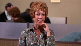 Here's Lucy : Lucy and Carol Burnett Salute Hollywood