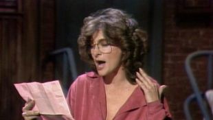 Saturday Night Live : Elizabeth Ashley; Daryl Hall and John Oates