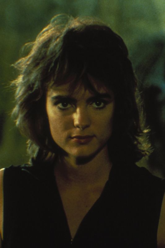 Slipping into Darkness (1988) Eleanor Gaver Synopsis