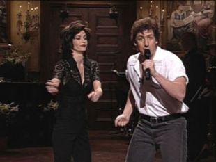 Saturday Night Live : Courteney Cox; Dave Matthews Band
