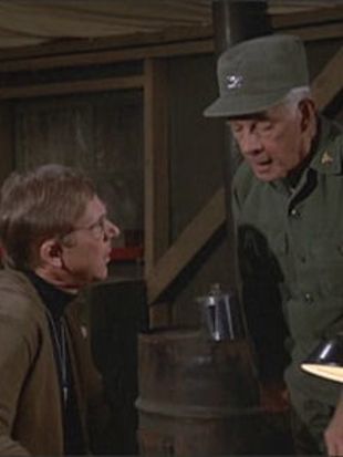 M*A*S*H : Strange Bedfellows