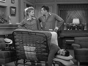 I Love Lucy : Tennessee Ernie Hangs On