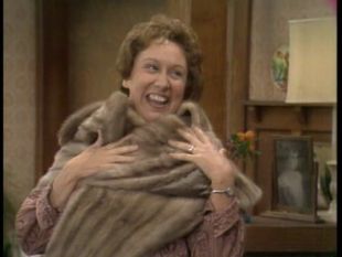 All in the Family : Edith Gets a Mink