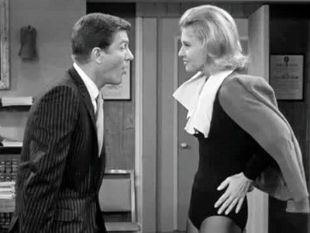 The Dick Van Dyke Show : How to Spank a Star