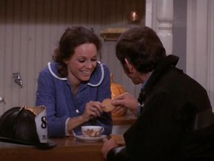 The Mary Tyler Moore Show : Where There's Smoke, There's Rhoda