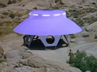 The Invaders : The Saucer