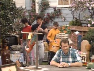 Married...With Children : Yard Sale