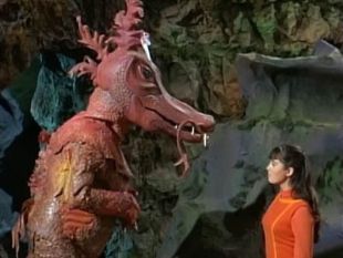 lost in space the questing beast