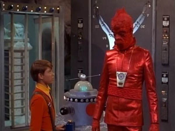 lost in space the phantom family