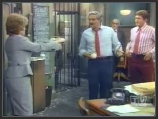 Barney Miller : Lady and the Bomb
