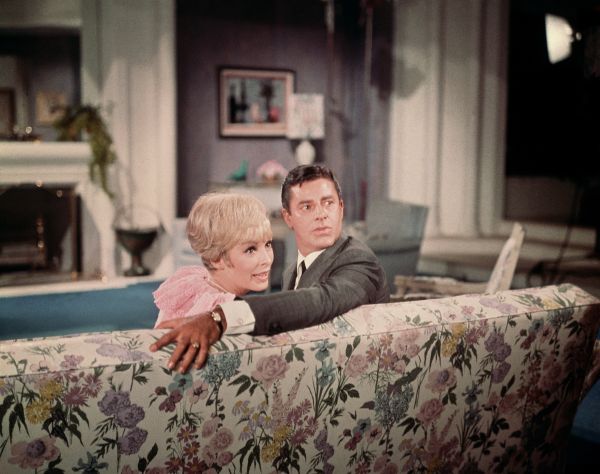 Three on a Couch (1966) Jerry Lewis Synopsis, Characteristics