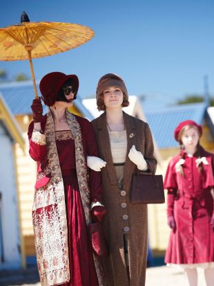 Miss Fisher's Murder Mysteries : Queen of the Flowers