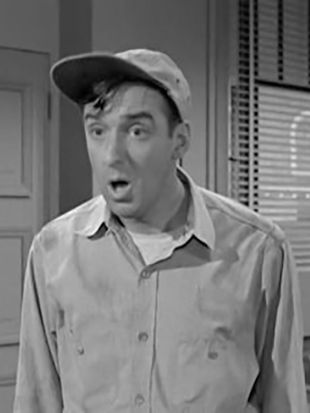 The Andy Griffith Show : A Date for Gomer