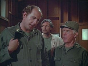 M*A*S*H : Too Many Cooks